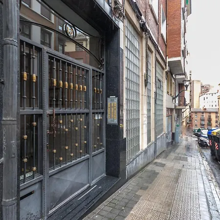 Апартаменты Amplio Y Acogedor Junto Al Ayuntamiento Бильбао